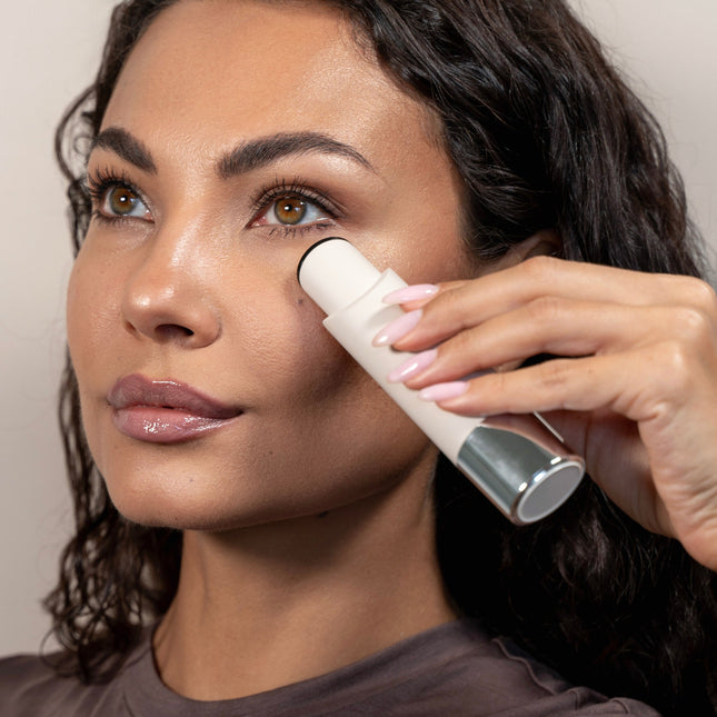 Blyss Lila – RF, EMS & Photon Eye Revitalizer