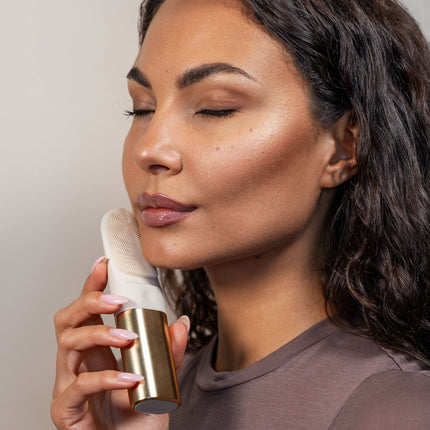 Blyss Maia – Sonic Facial Cleansing Brush & Eye Massager with Heating